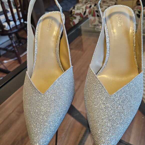 Shoes - Picture 2 of 5